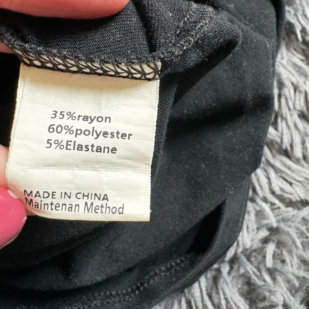 Black Sleeveless Romper - Picture 6 of 7